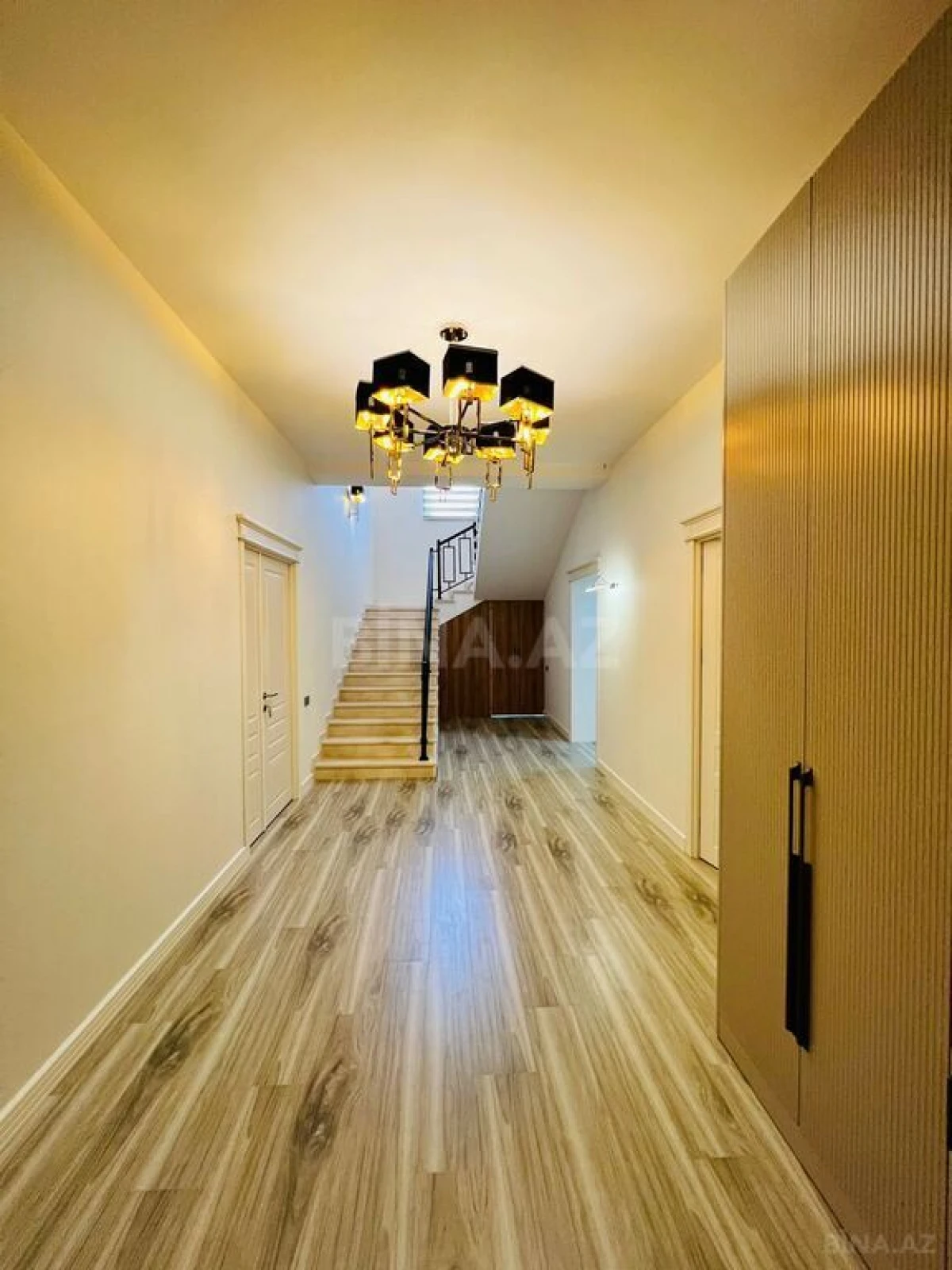 Satılır həyət evi 280 m²