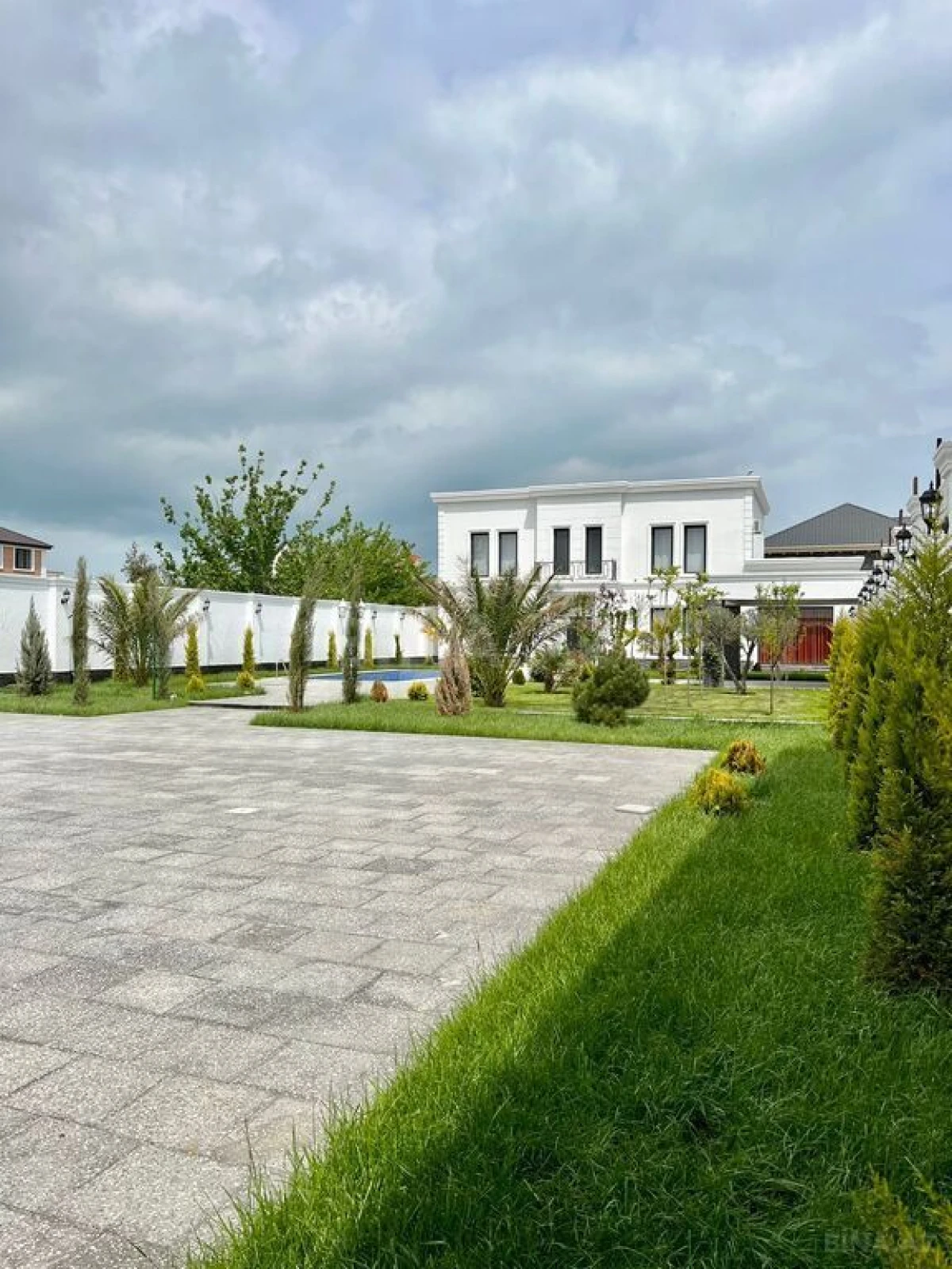 Satılır həyət evi 280 m²