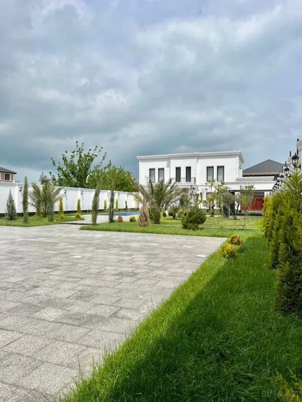 Satılır həyət evi 280 m²