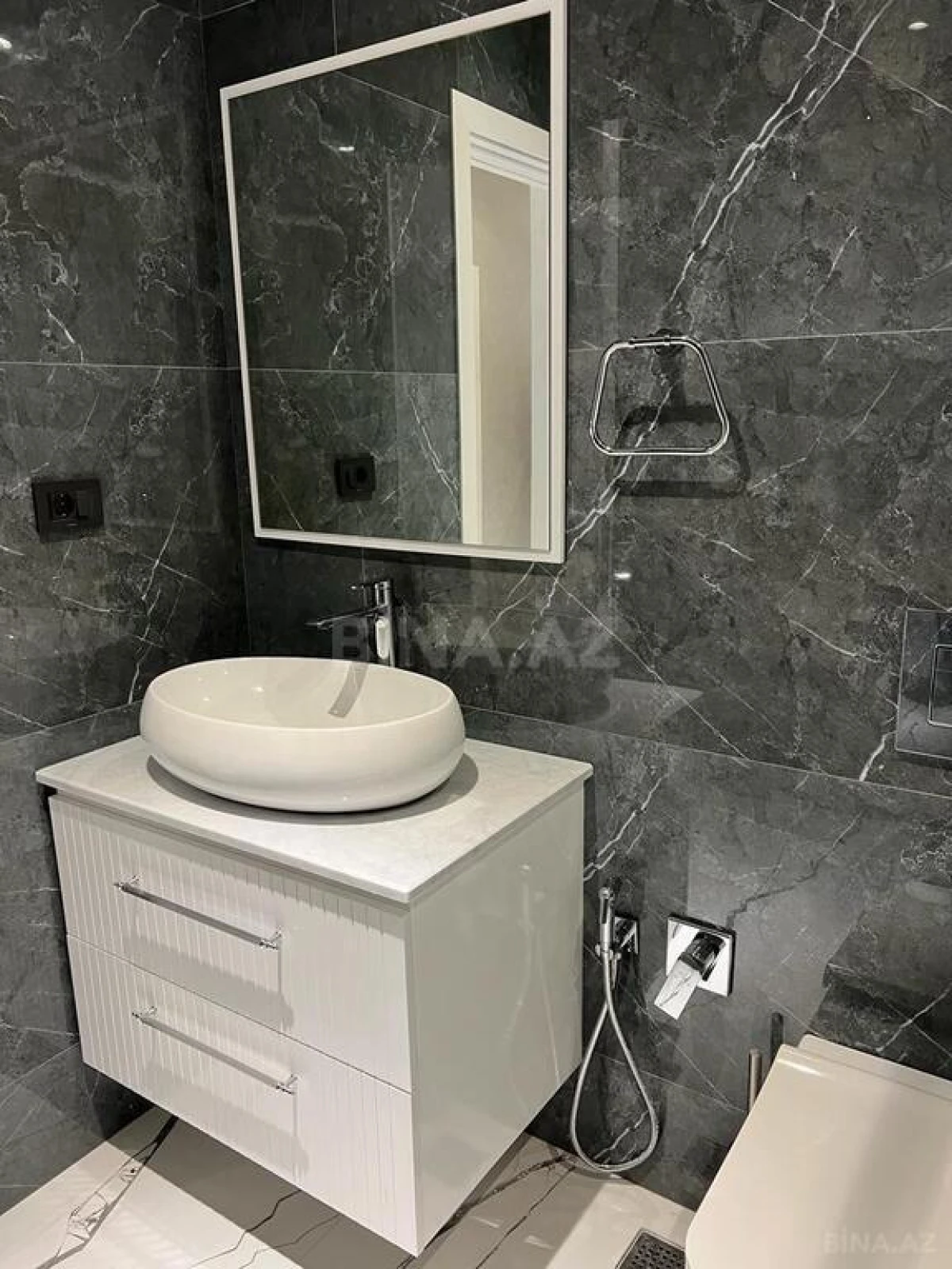 Kirayə verilir 5 otaqlı həyət evi 300 m²