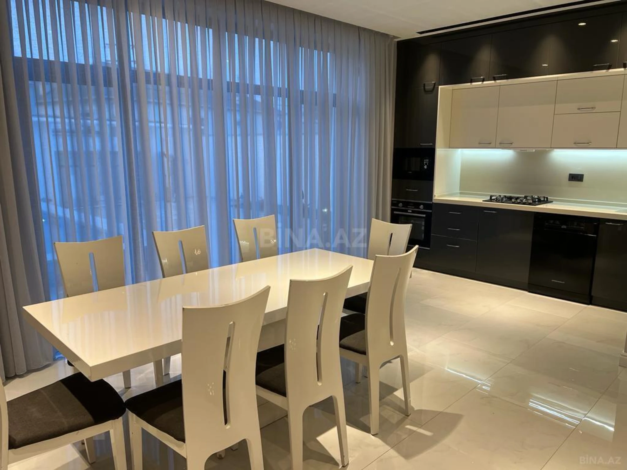 Kirayə verilir 5 otaqlı həyət evi 300 m²