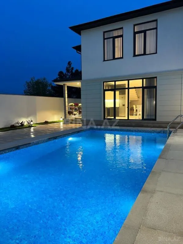 Kirayə verilir 5 otaqlı həyət evi 300 m²