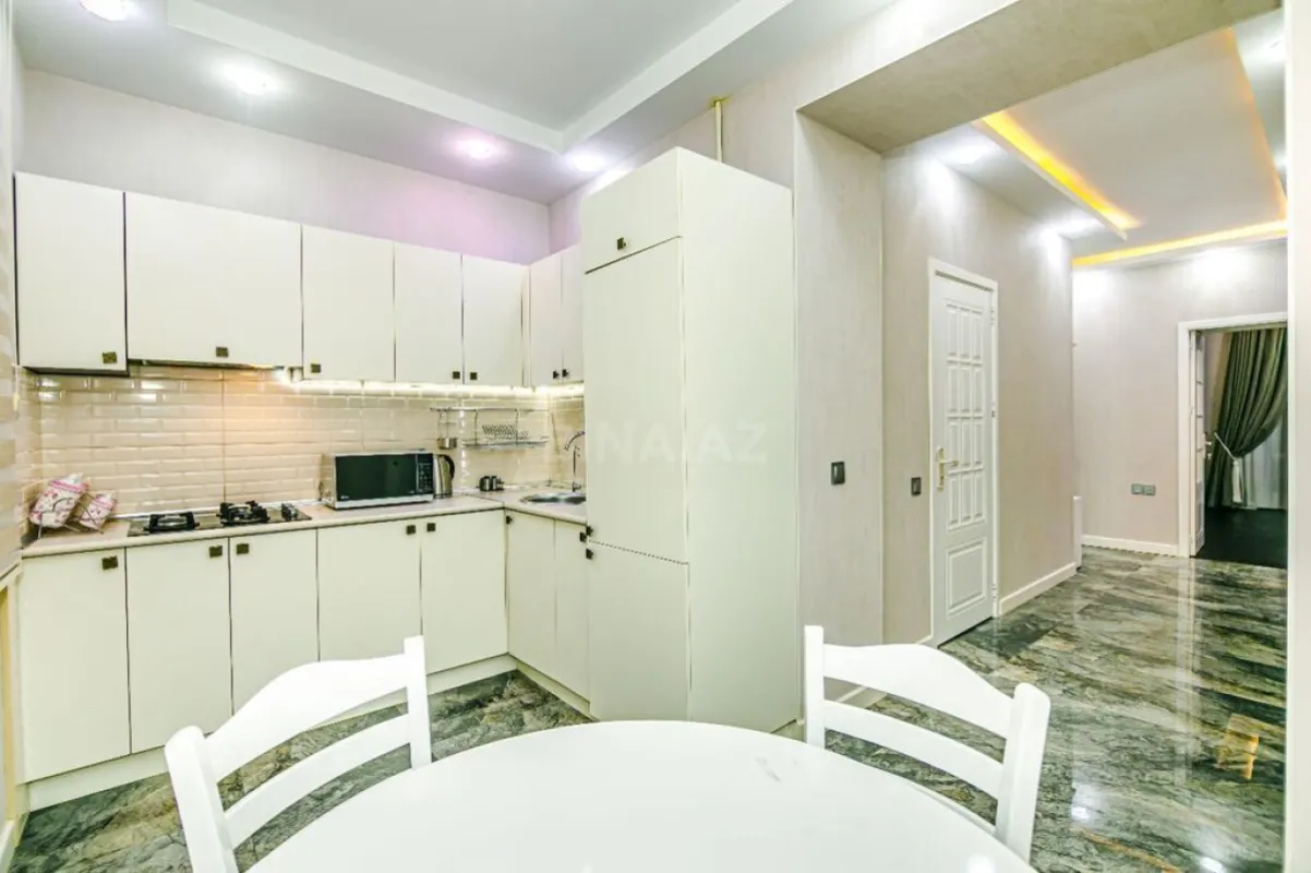 Kirayə verilir 2 otaqlı mənzil 75 m²