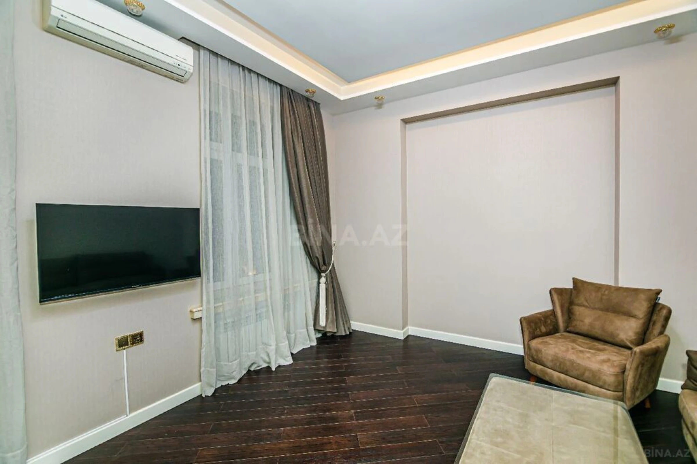 Kirayə verilir 2 otaqlı mənzil 75 m²