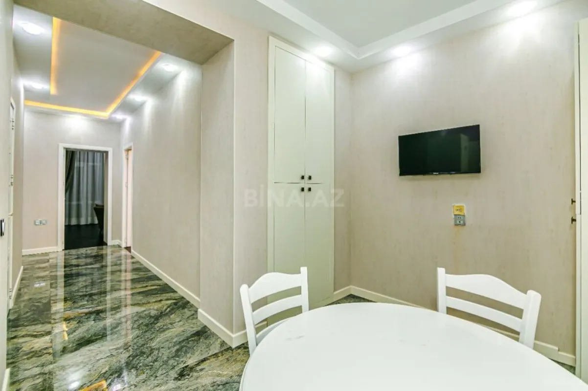 Kirayə verilir 2 otaqlı mənzil 75 m²