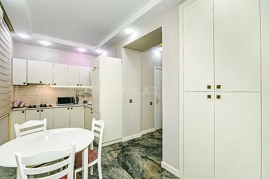 Kirayə verilir 2 otaqlı mənzil 75 m²