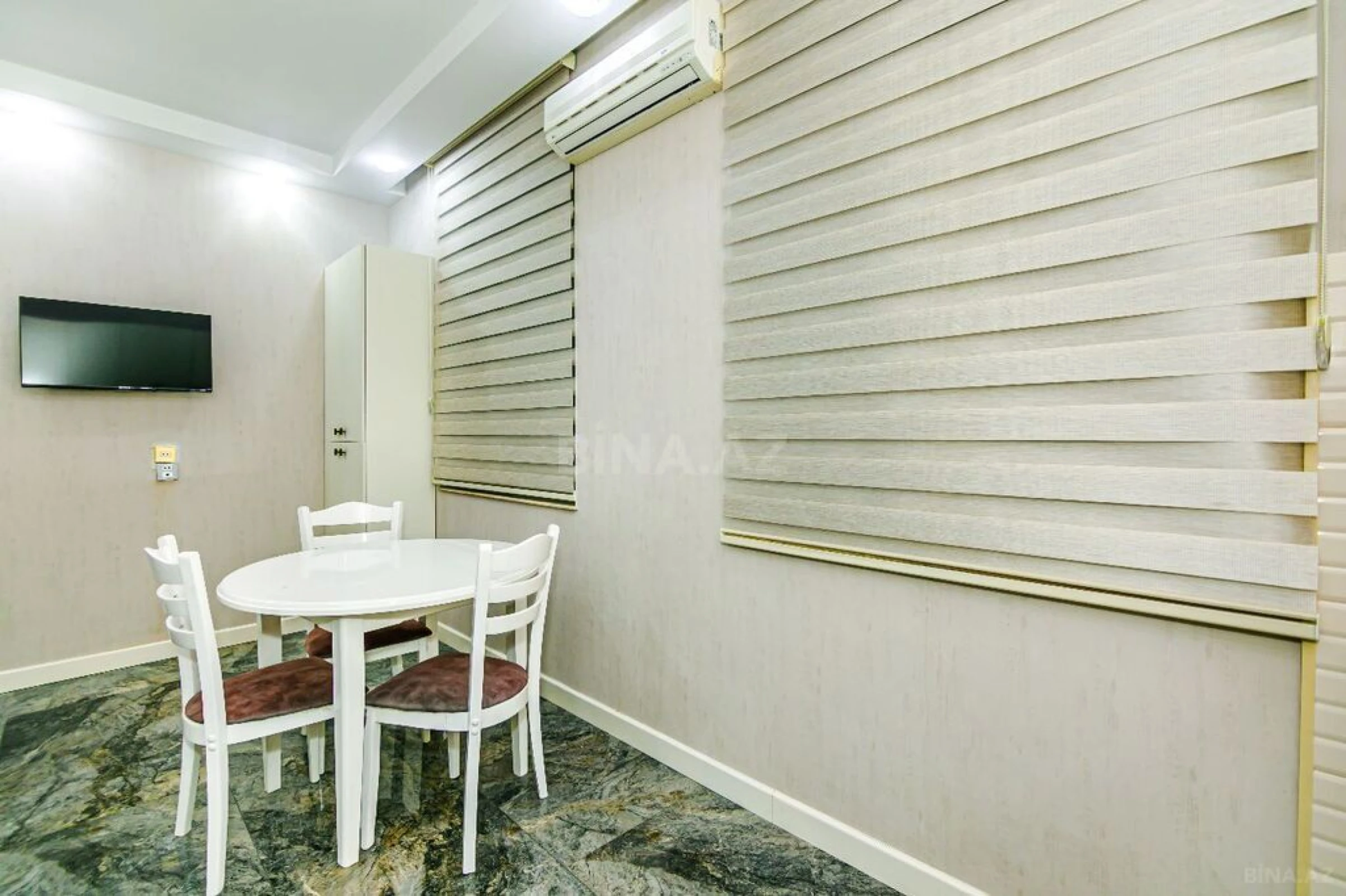 Kirayə verilir 2 otaqlı mənzil 75 m²
