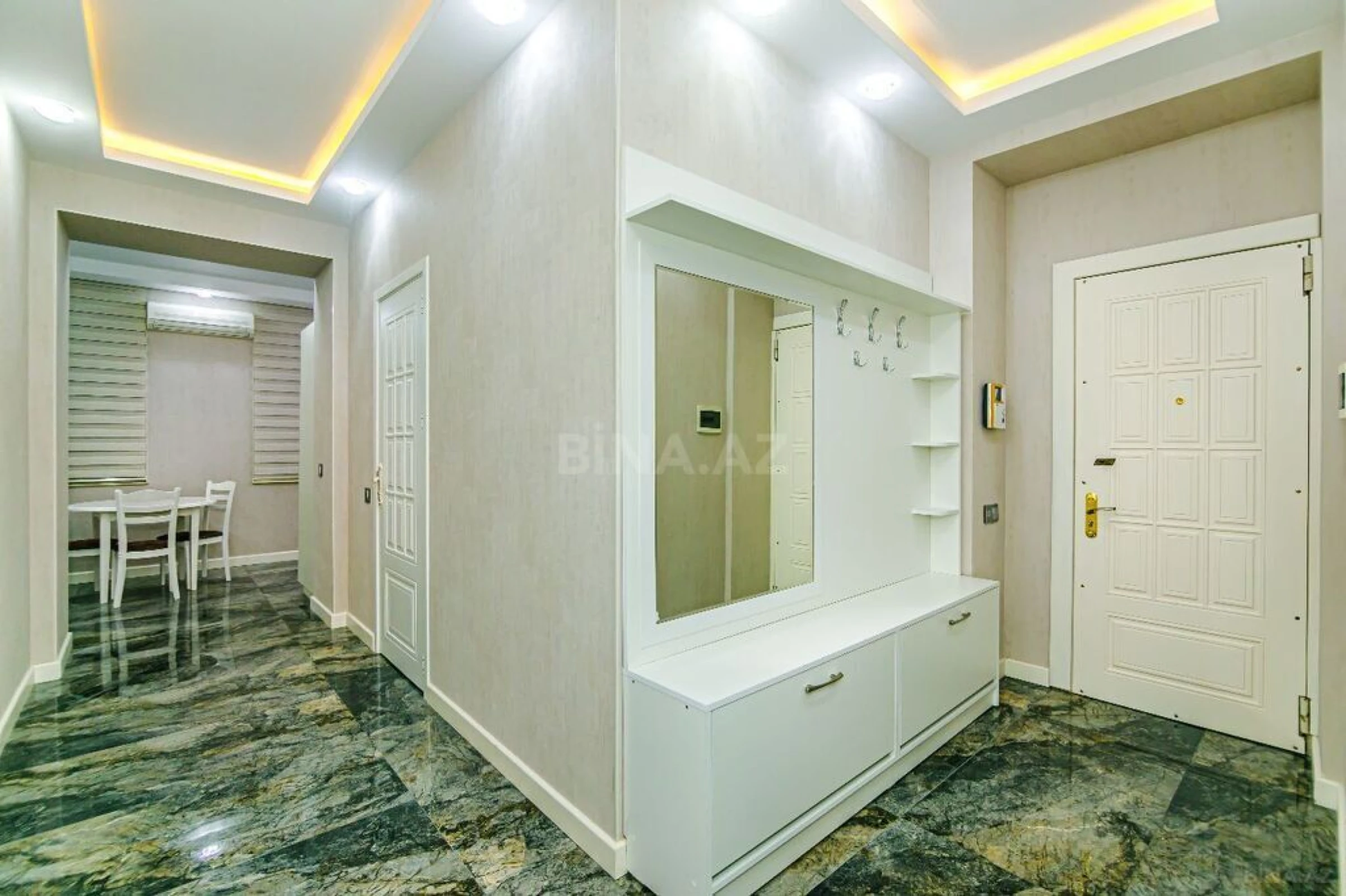 Kirayə verilir 2 otaqlı mənzil 75 m²