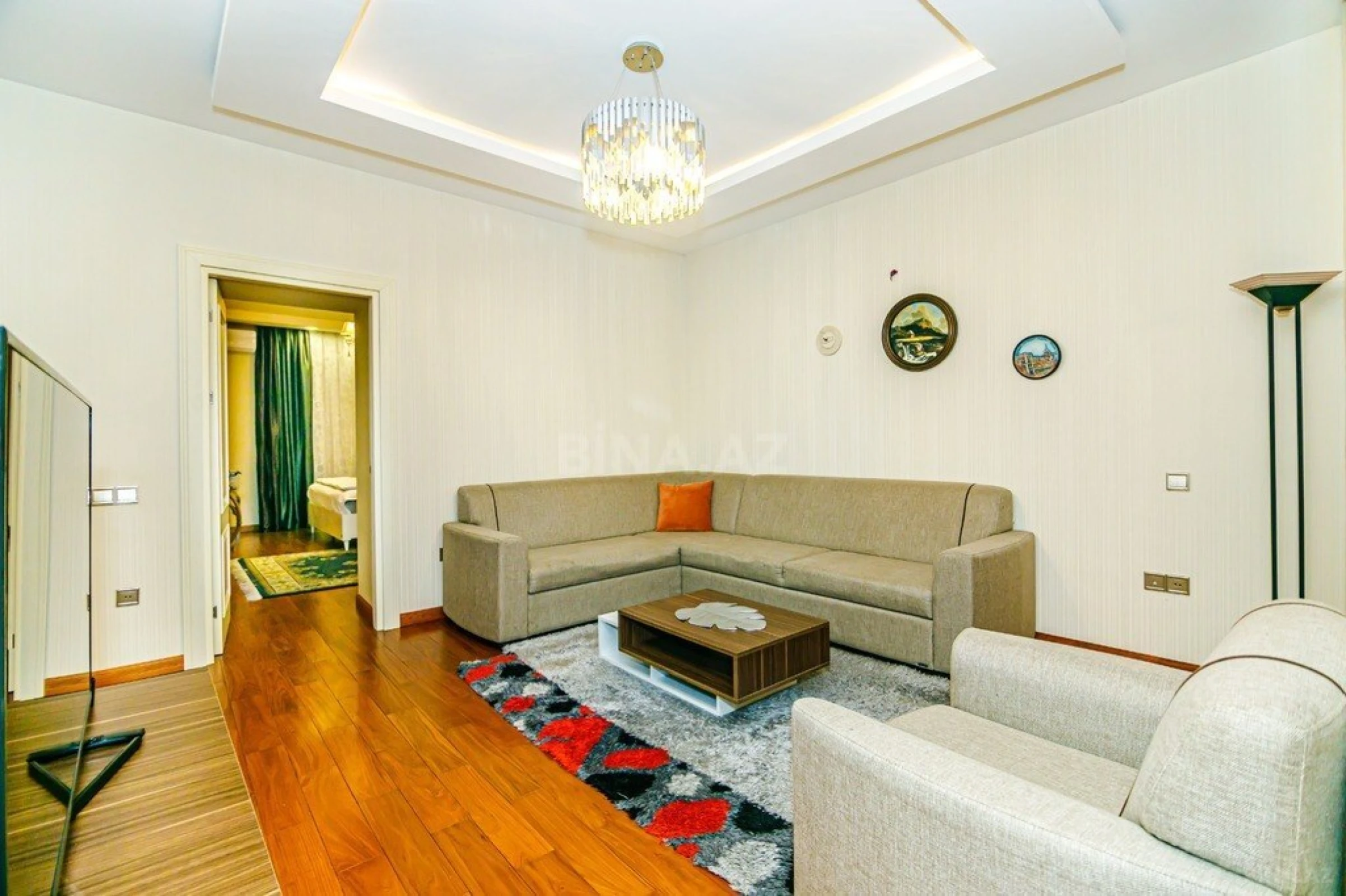Kirayə verilir 3 otaqlı mənzil 120 m²