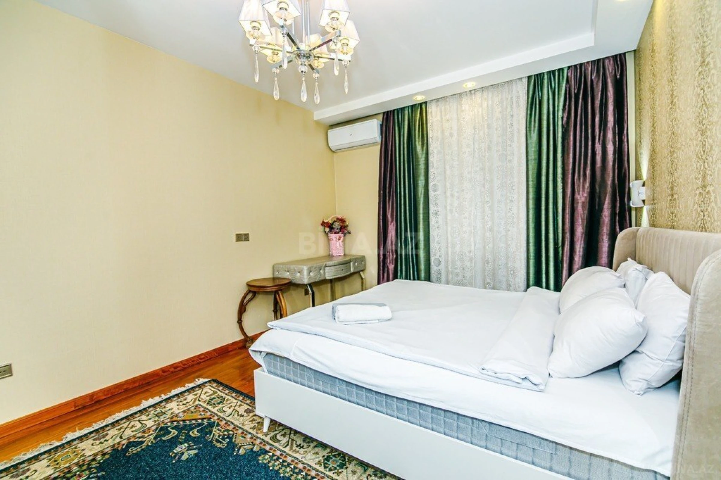 Kirayə verilir 3 otaqlı mənzil 120 m²