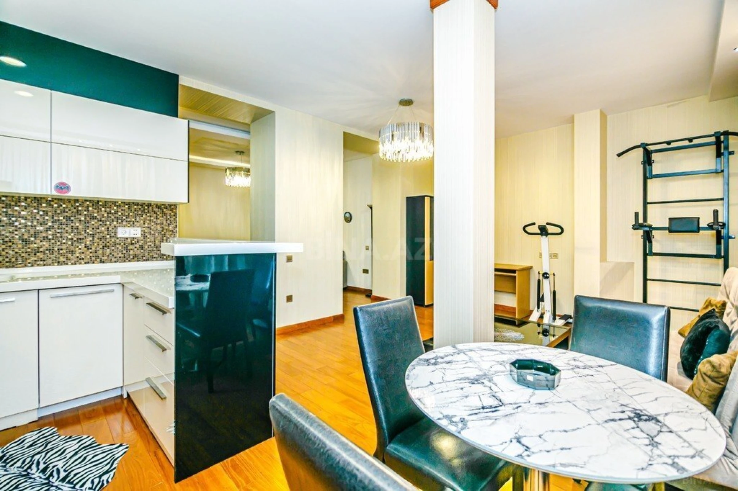 Kirayə verilir 3 otaqlı mənzil 120 m²