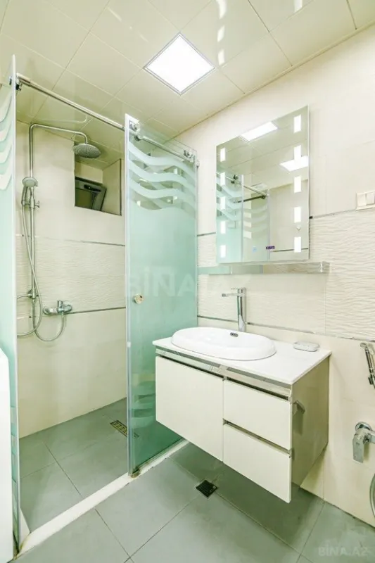 Kirayə verilir 3 otaqlı mənzil 120 m²