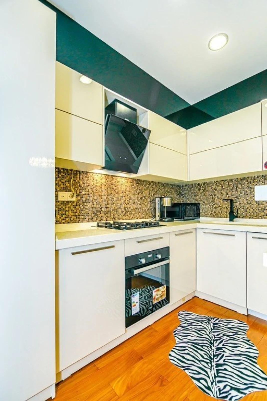 Kirayə verilir 3 otaqlı mənzil 120 m²