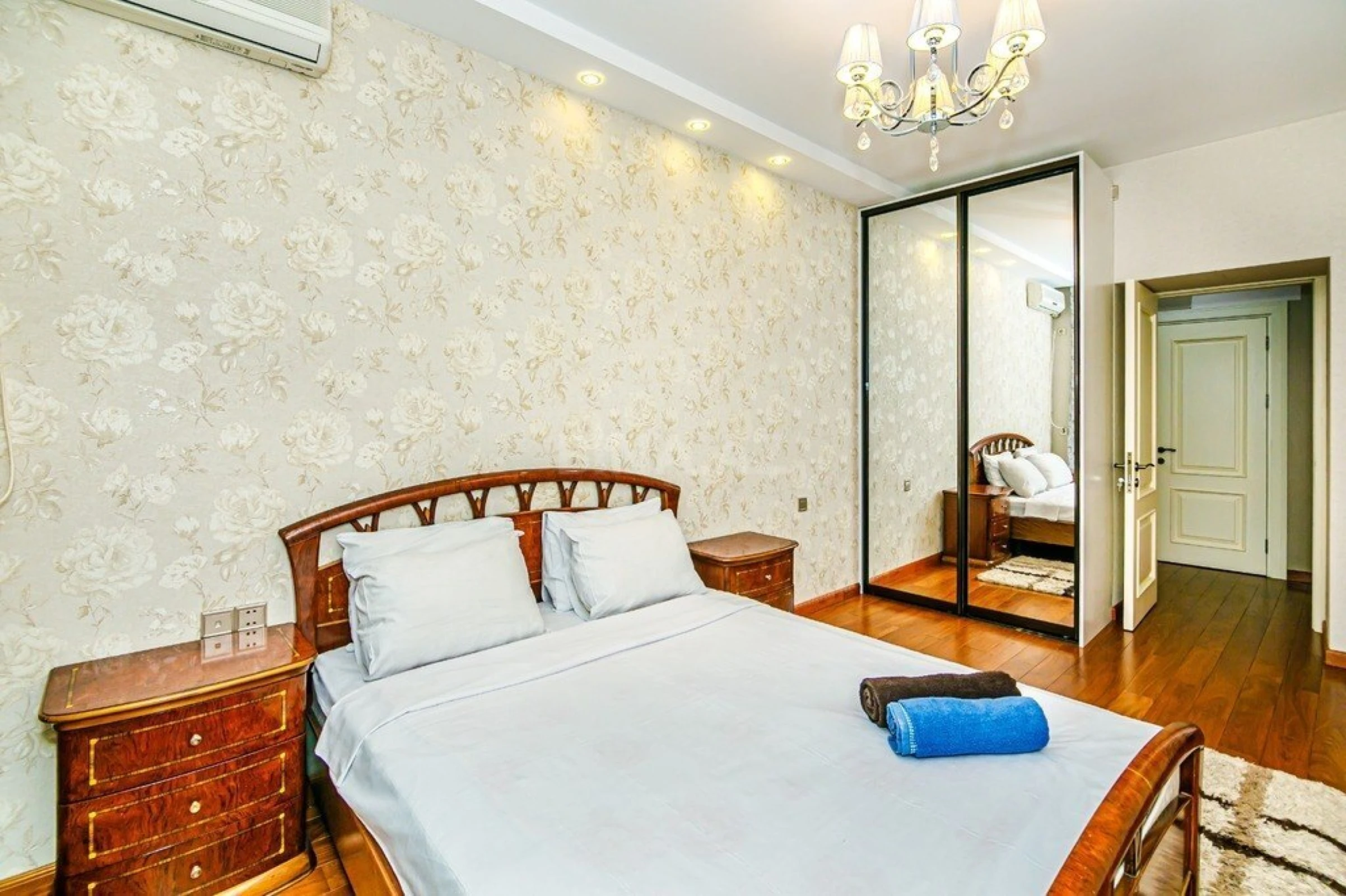 Kirayə verilir 3 otaqlı mənzil 120 m²