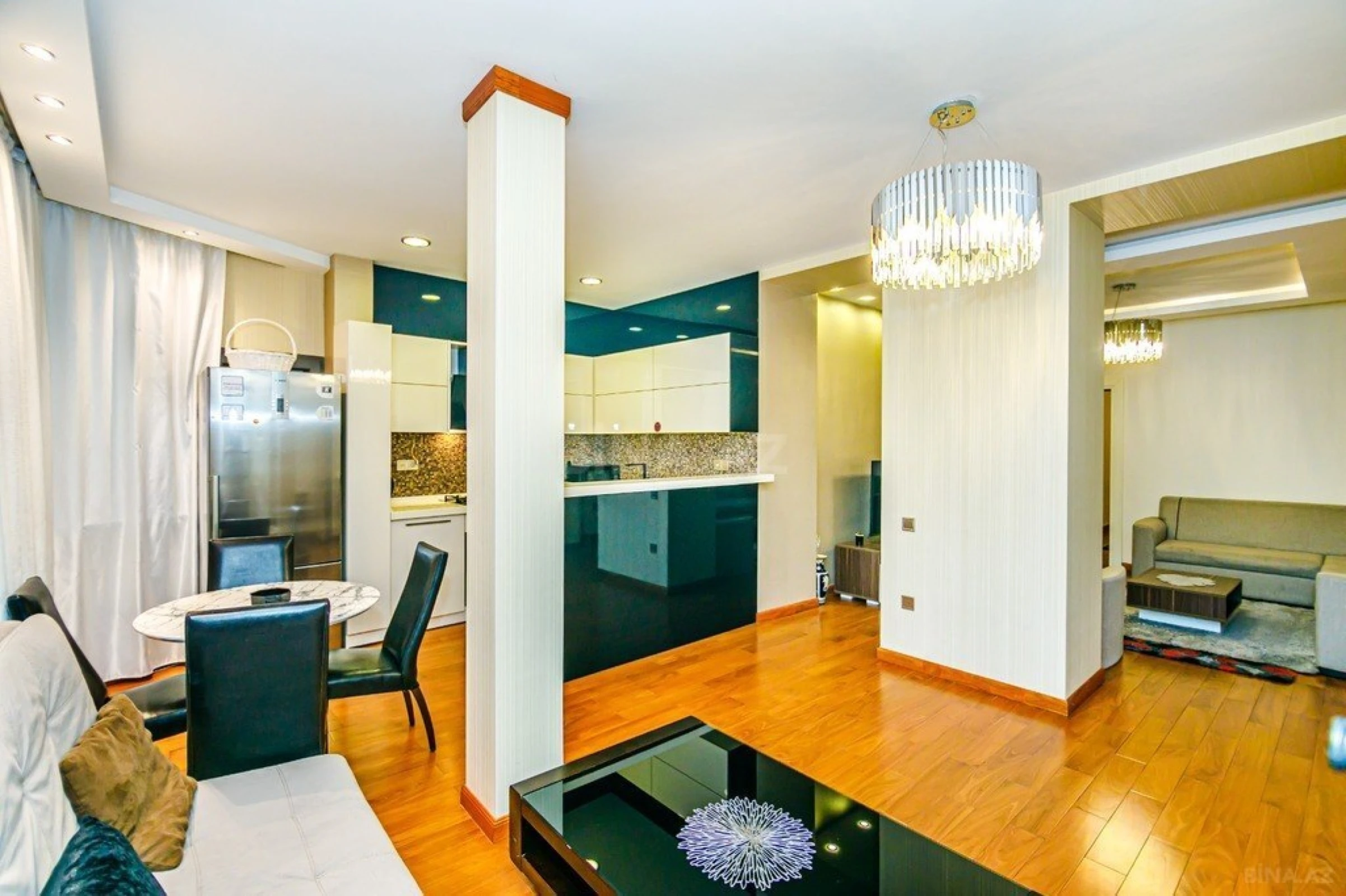 Kirayə verilir 3 otaqlı mənzil 120 m²