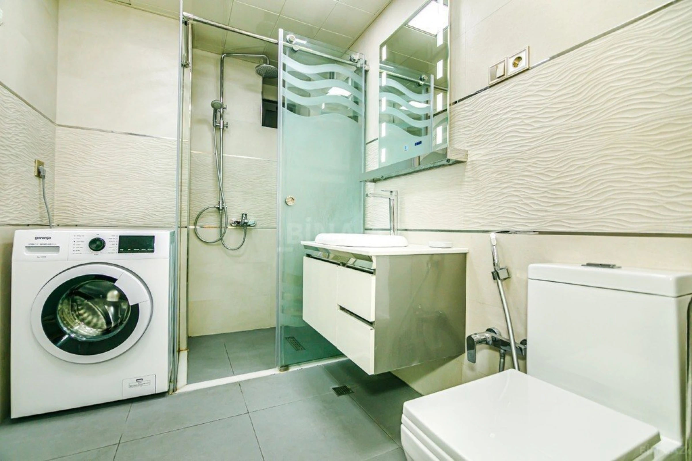 Kirayə verilir 3 otaqlı mənzil 120 m²