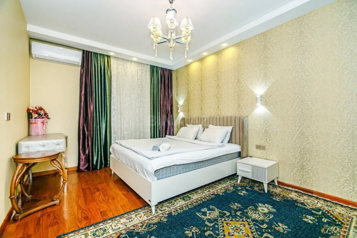 Kirayə verilir 3 otaqlı mənzil 120 m²