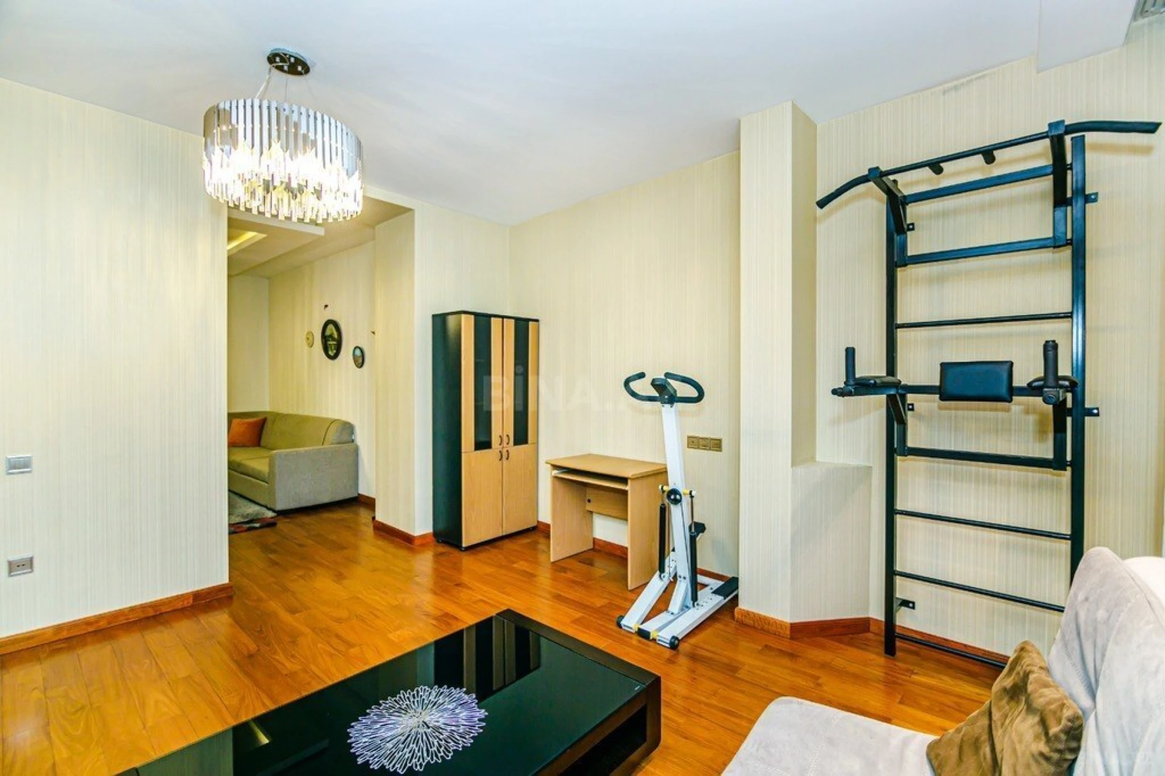 Kirayə verilir 3 otaqlı mənzil 120 m²