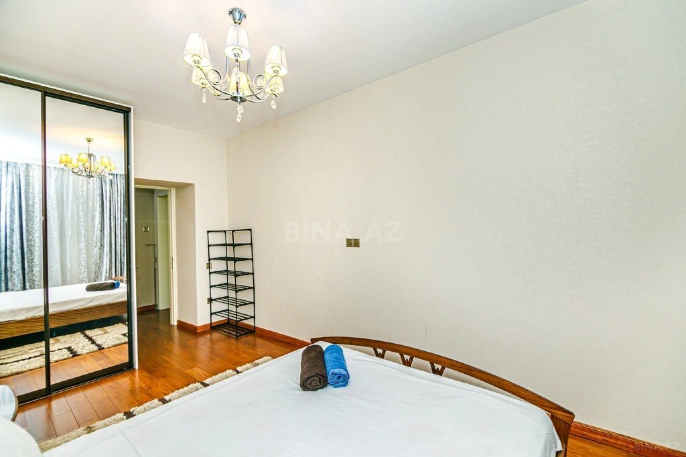 Kirayə verilir 3 otaqlı mənzil 120 m²