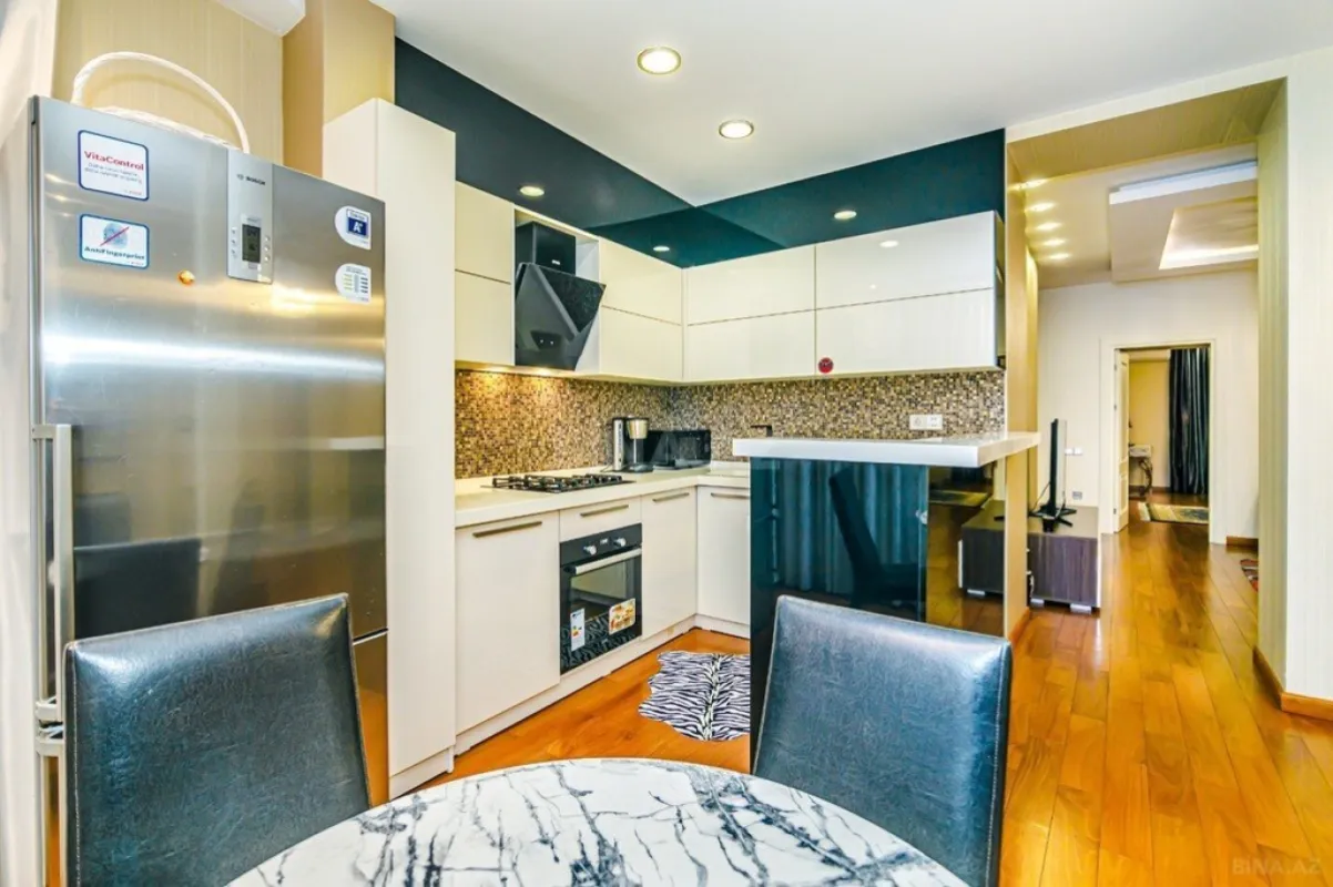 Kirayə verilir 3 otaqlı mənzil 120 m²