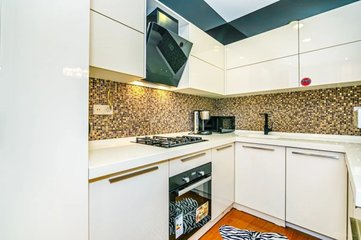 Kirayə verilir 3 otaqlı mənzil 120 m²