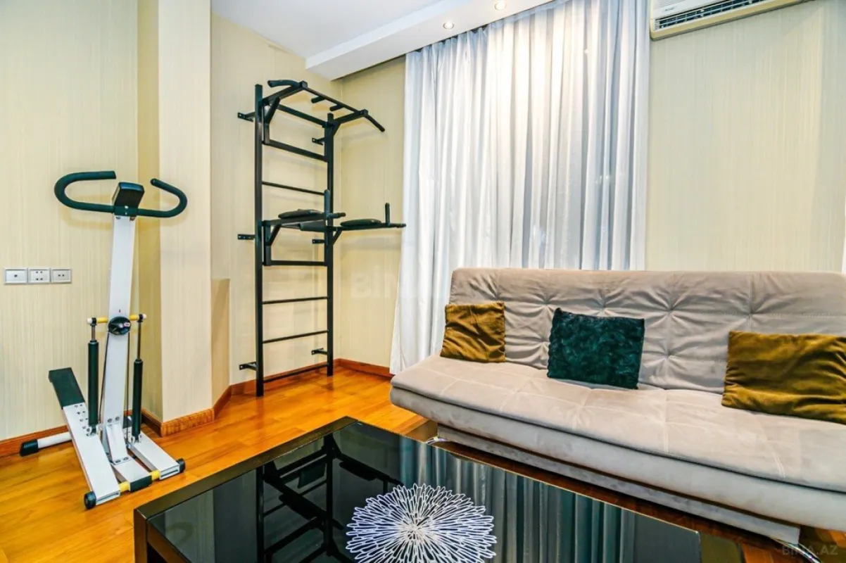 Kirayə verilir 3 otaqlı mənzil 120 m²