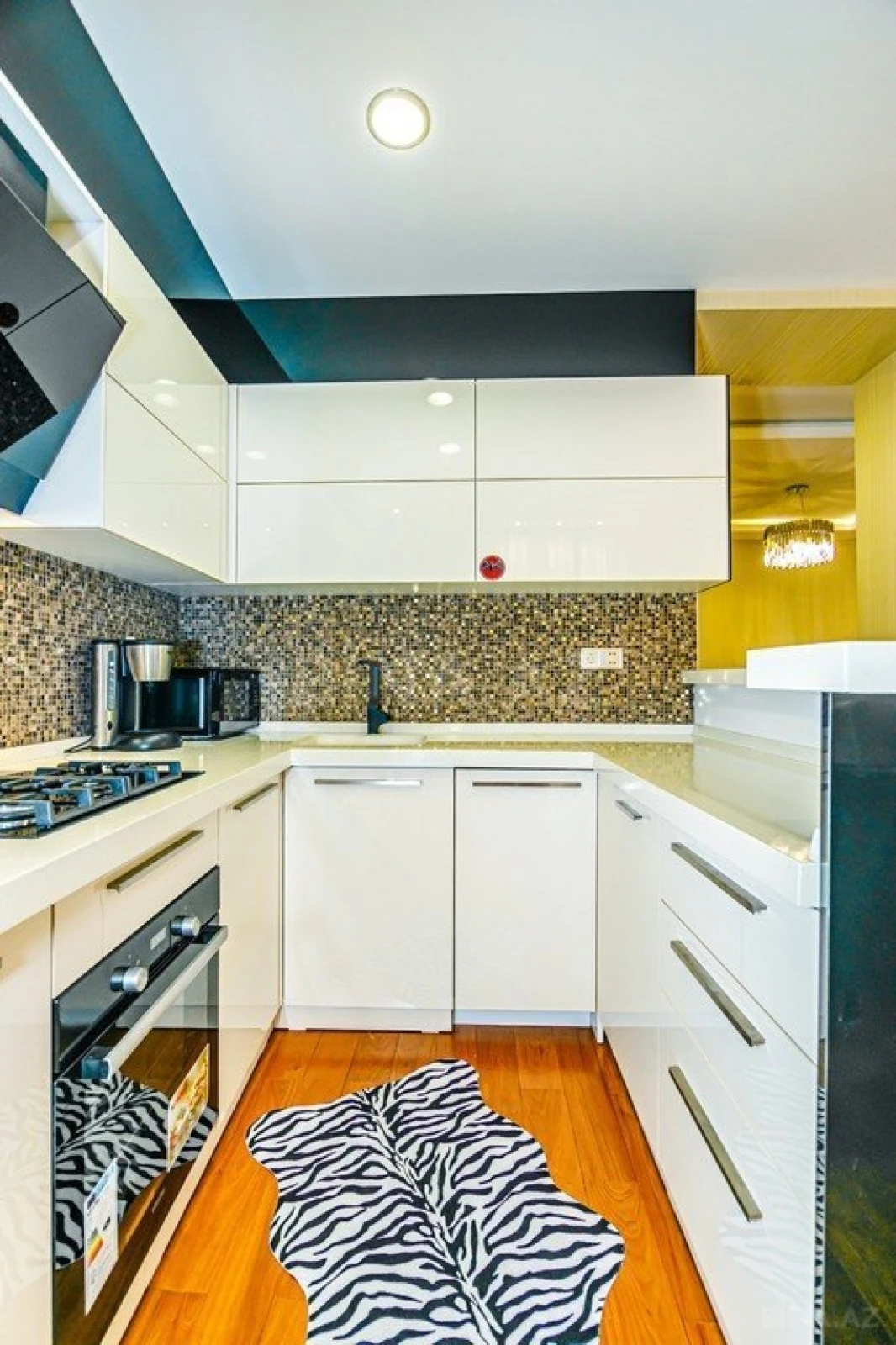 Kirayə verilir 3 otaqlı mənzil 120 m²