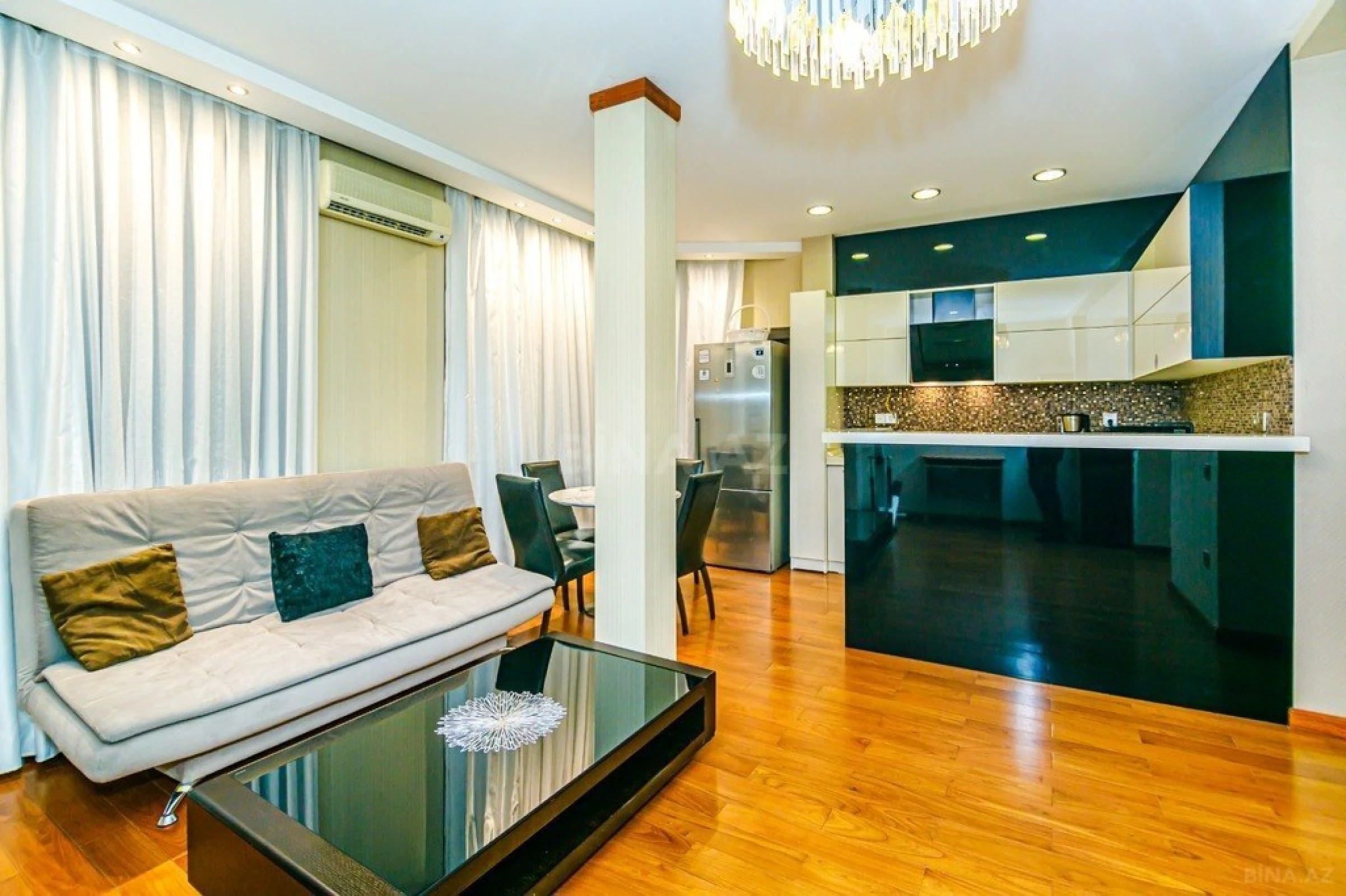 Kirayə verilir 3 otaqlı mənzil 120 m²