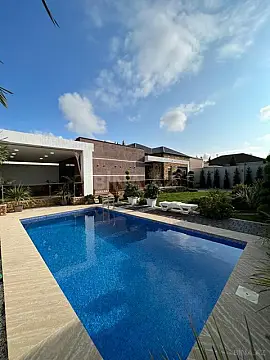 Kirayə verilir 4 otaqlı həyət evi 240 m²