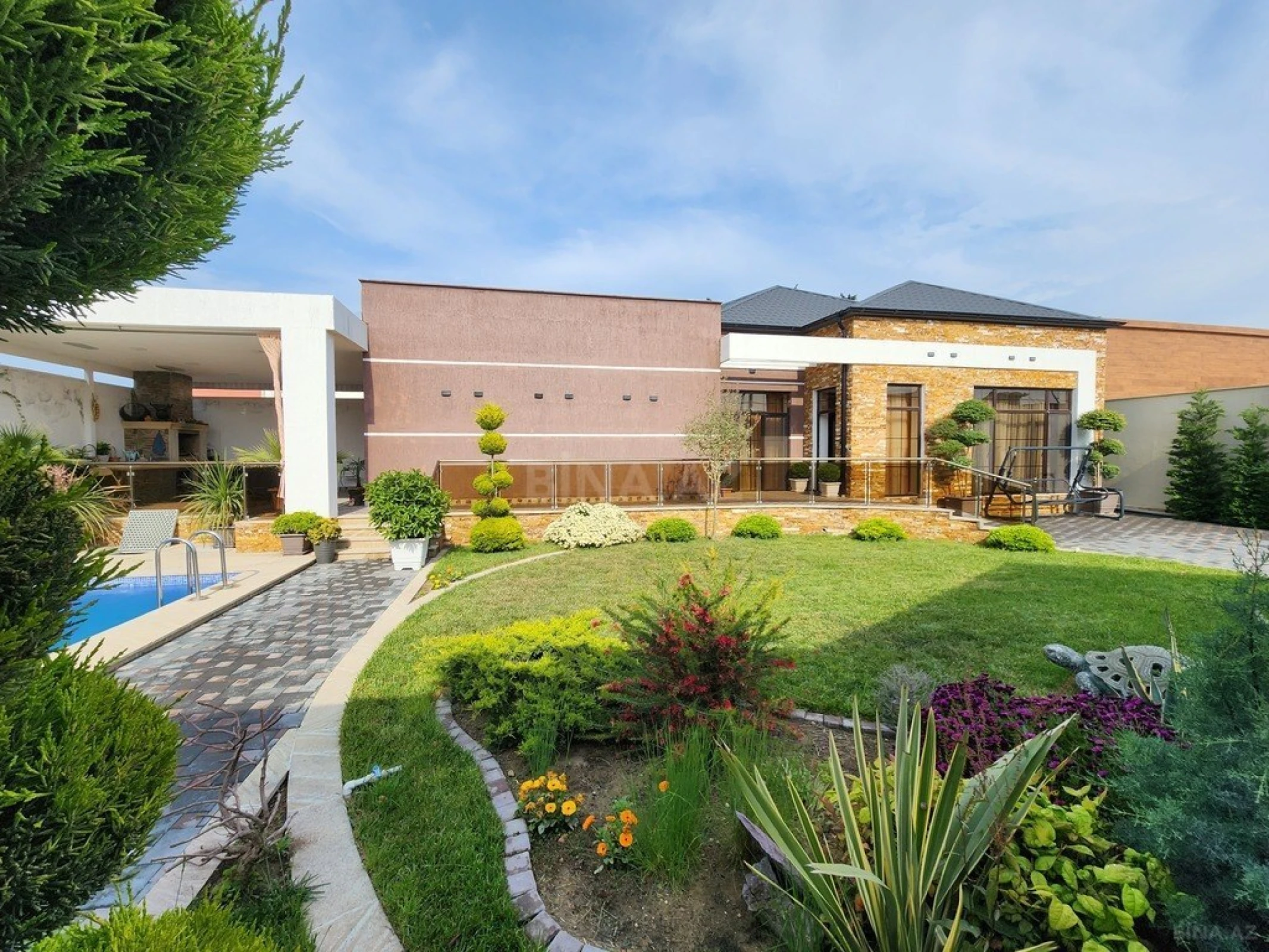 Kirayə verilir 4 otaqlı həyət evi 240 m²