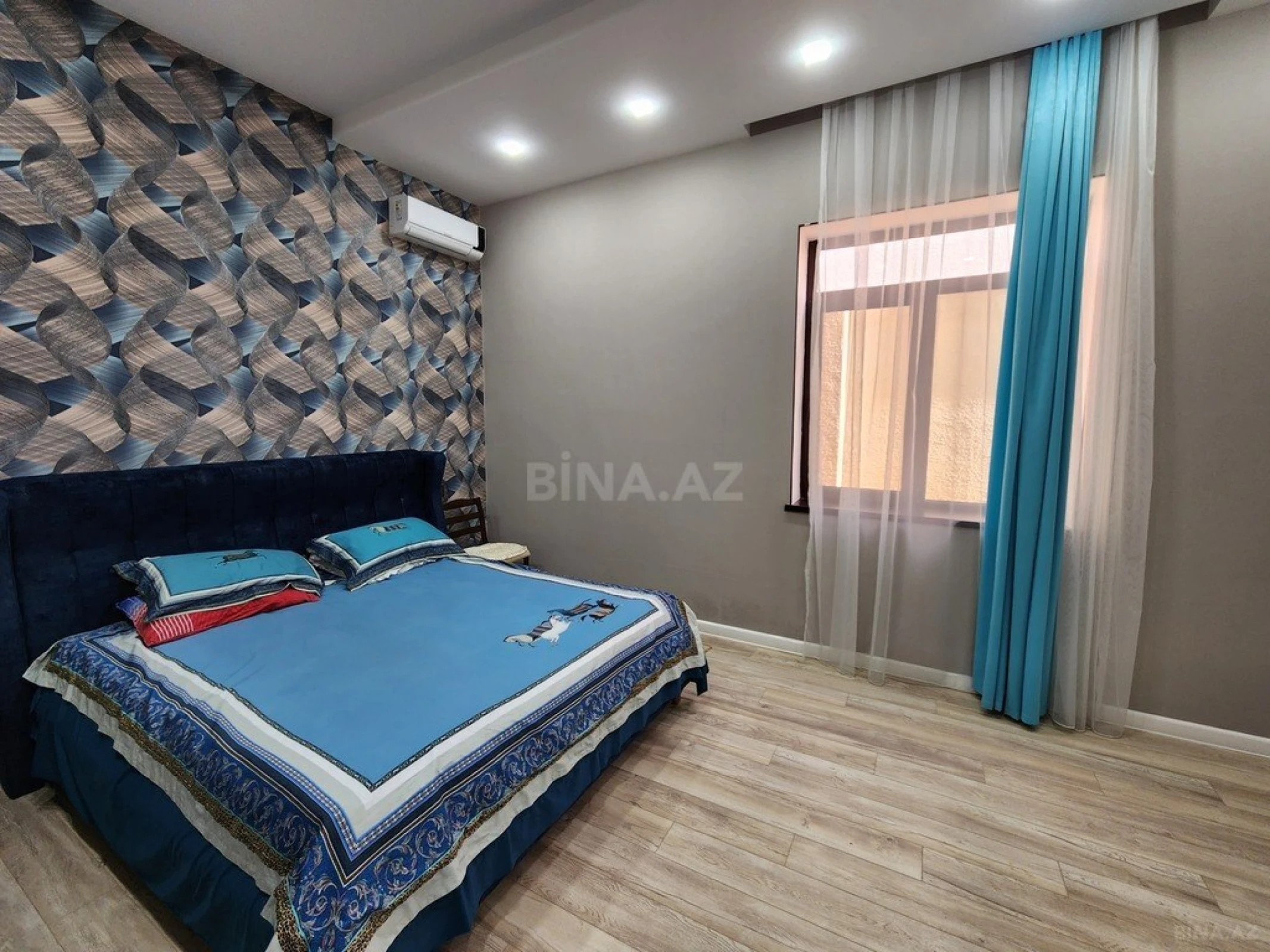 Kirayə verilir 4 otaqlı həyət evi 240 m²