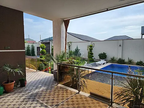 Kirayə verilir 4 otaqlı həyət evi 240 m²