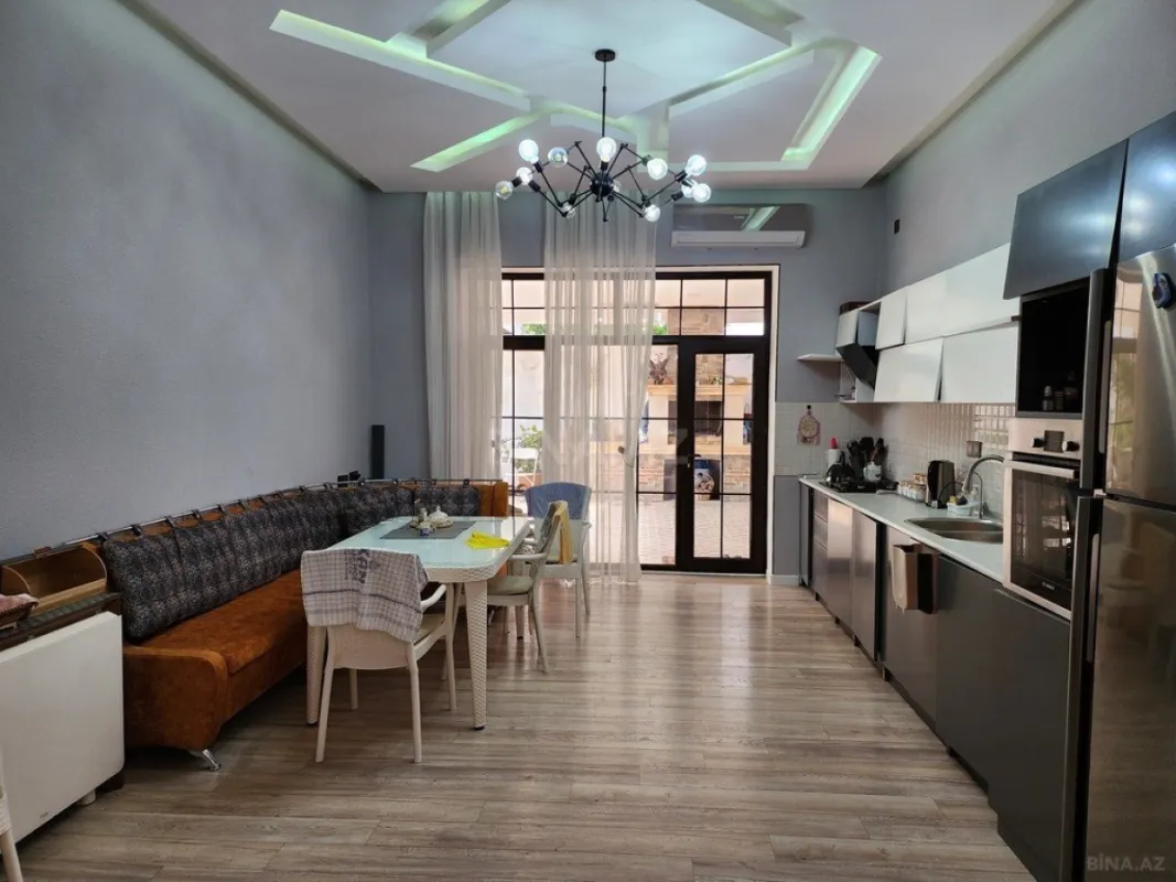 Kirayə verilir 4 otaqlı həyət evi 240 m²