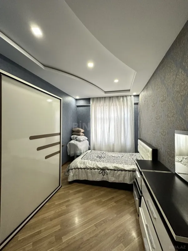 Satılır 2 otaqlı mənzil 82 m²