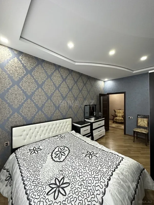 Satılır 2 otaqlı mənzil 82 m²