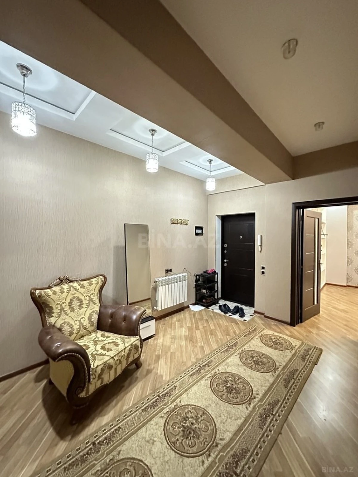 Satılır 2 otaqlı mənzil 82 m²