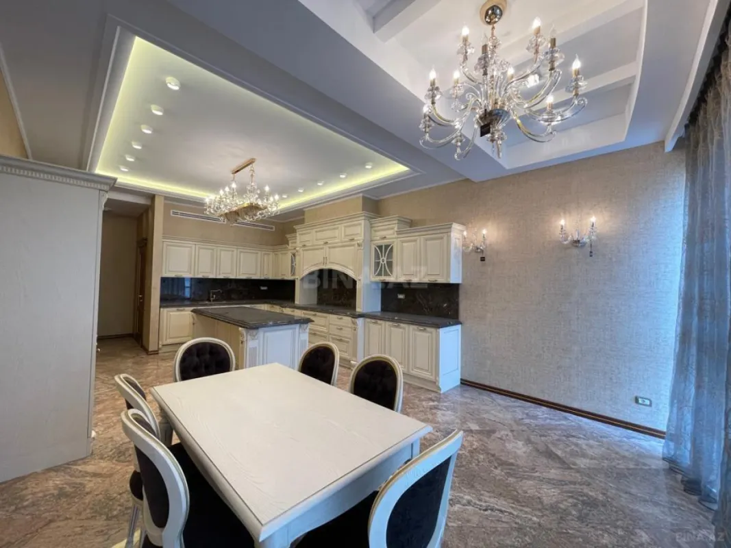Satılır 5 otaqlı mənzil 287 m²