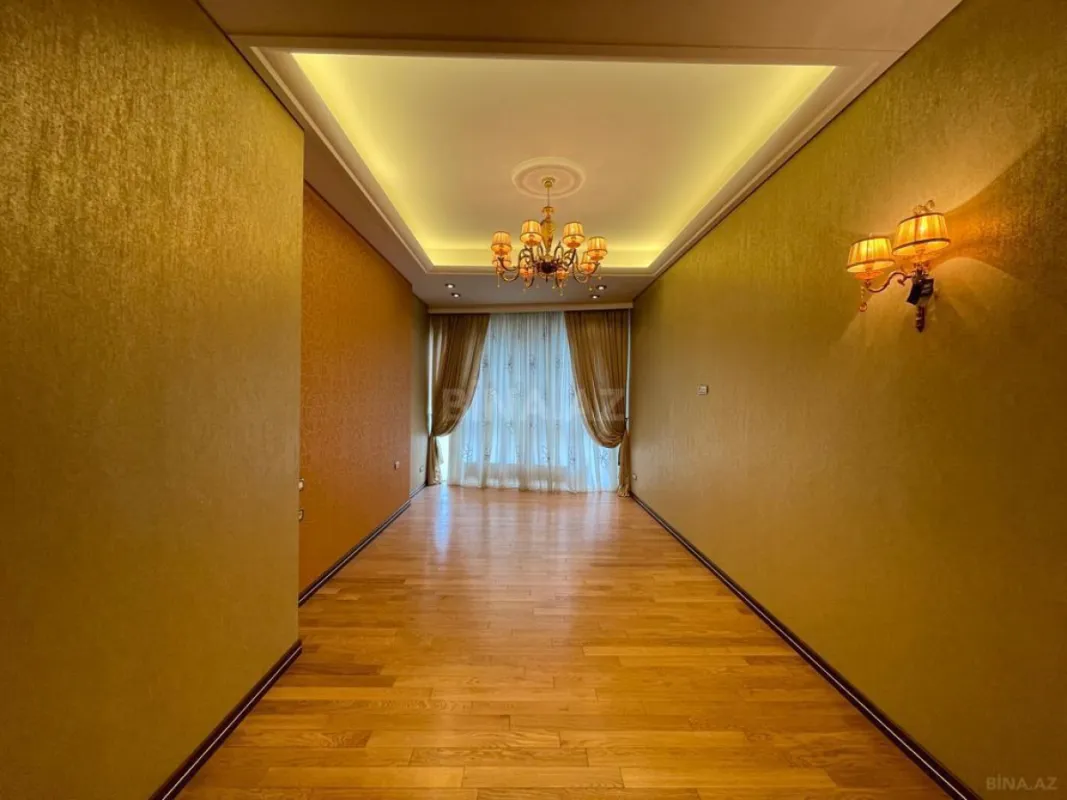 Satılır 5 otaqlı mənzil 287 m²