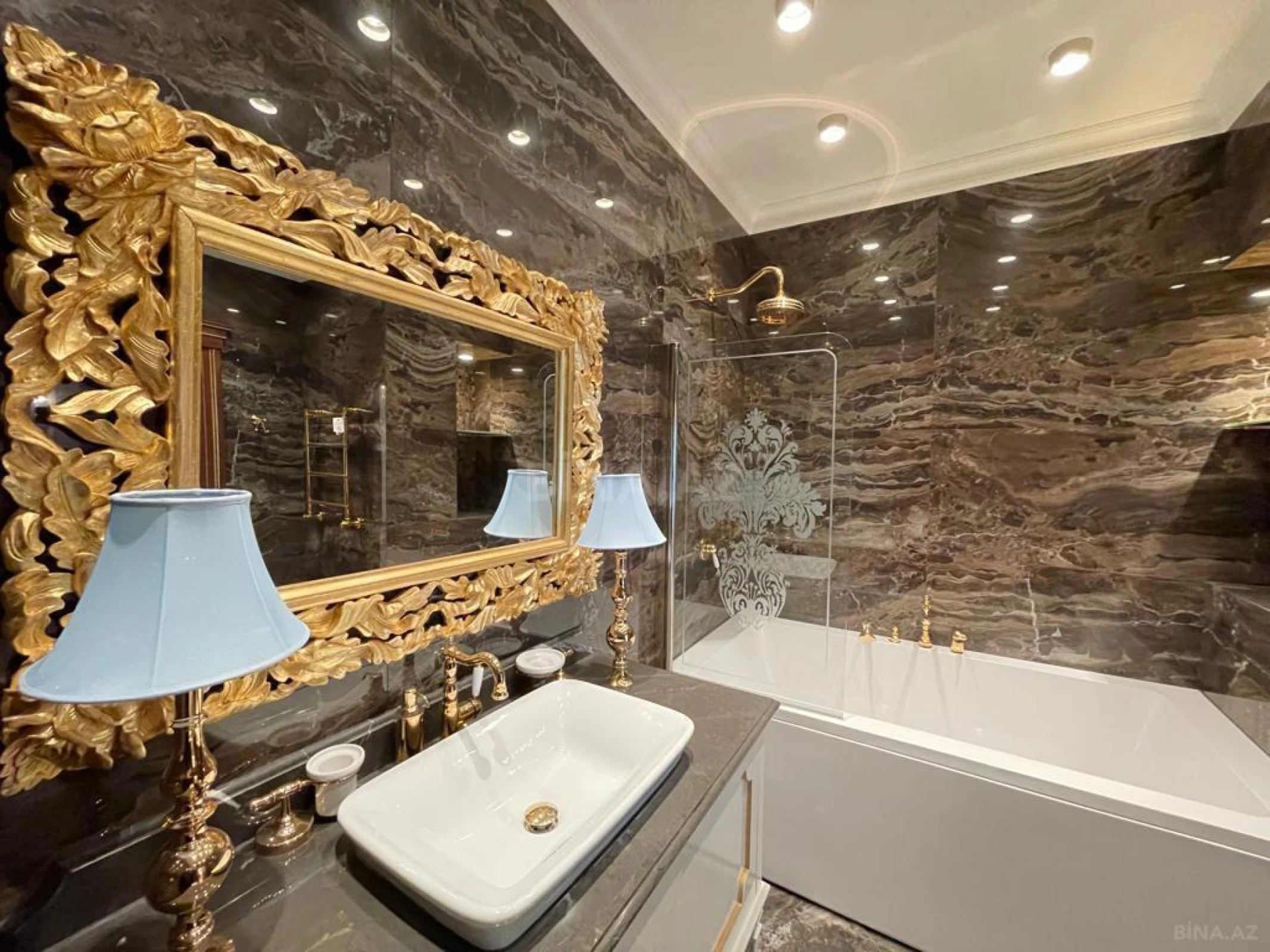 Satılır 5 otaqlı mənzil 287 m²