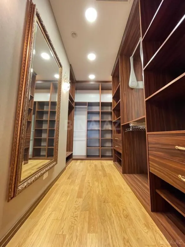 Satılır 5 otaqlı mənzil 287 m²