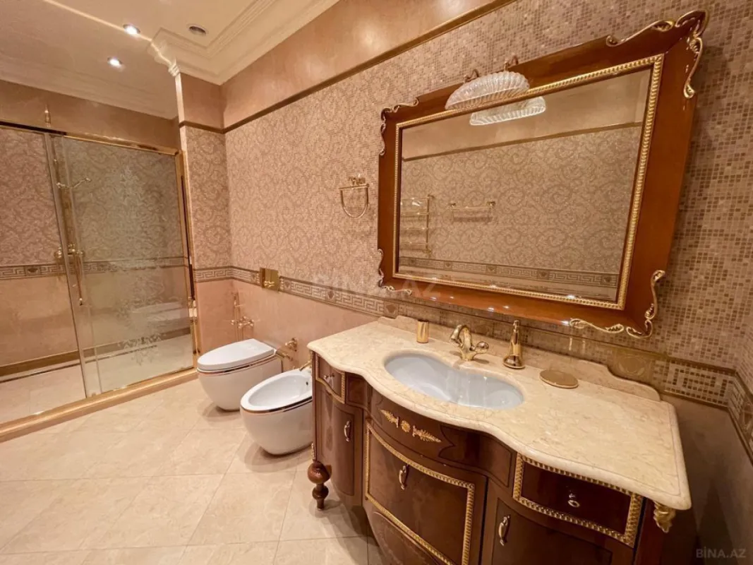 Satılır 5 otaqlı mənzil 287 m²