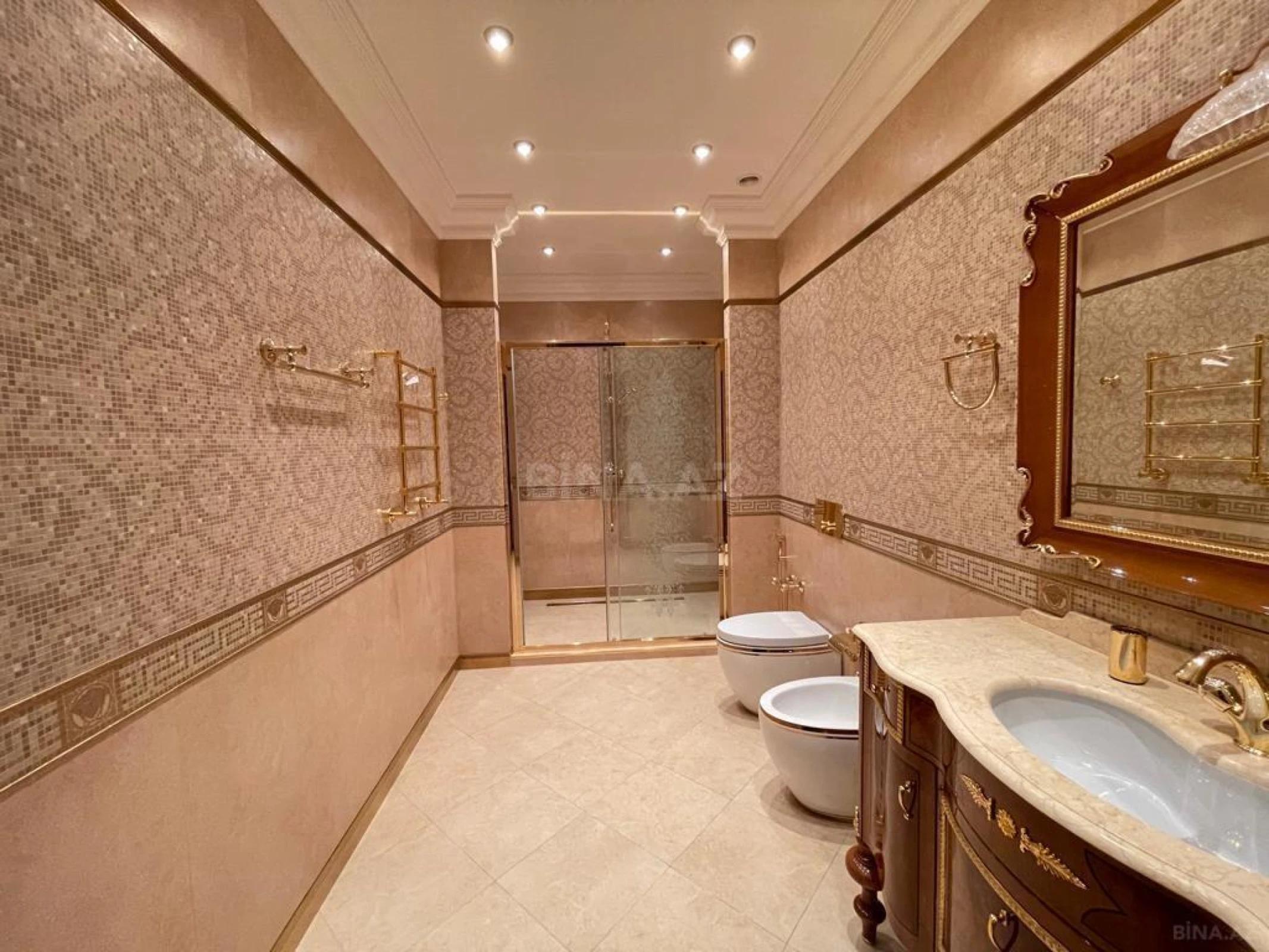 Satılır 5 otaqlı mənzil 287 m²