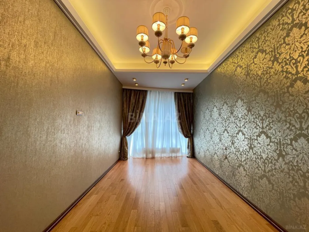 Satılır 5 otaqlı mənzil 287 m²