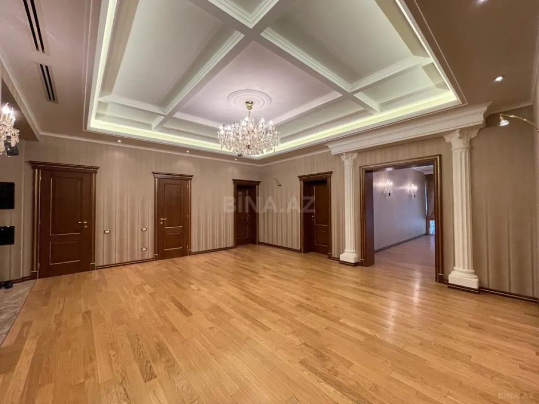 Satılır 5 otaqlı mənzil 287 m²