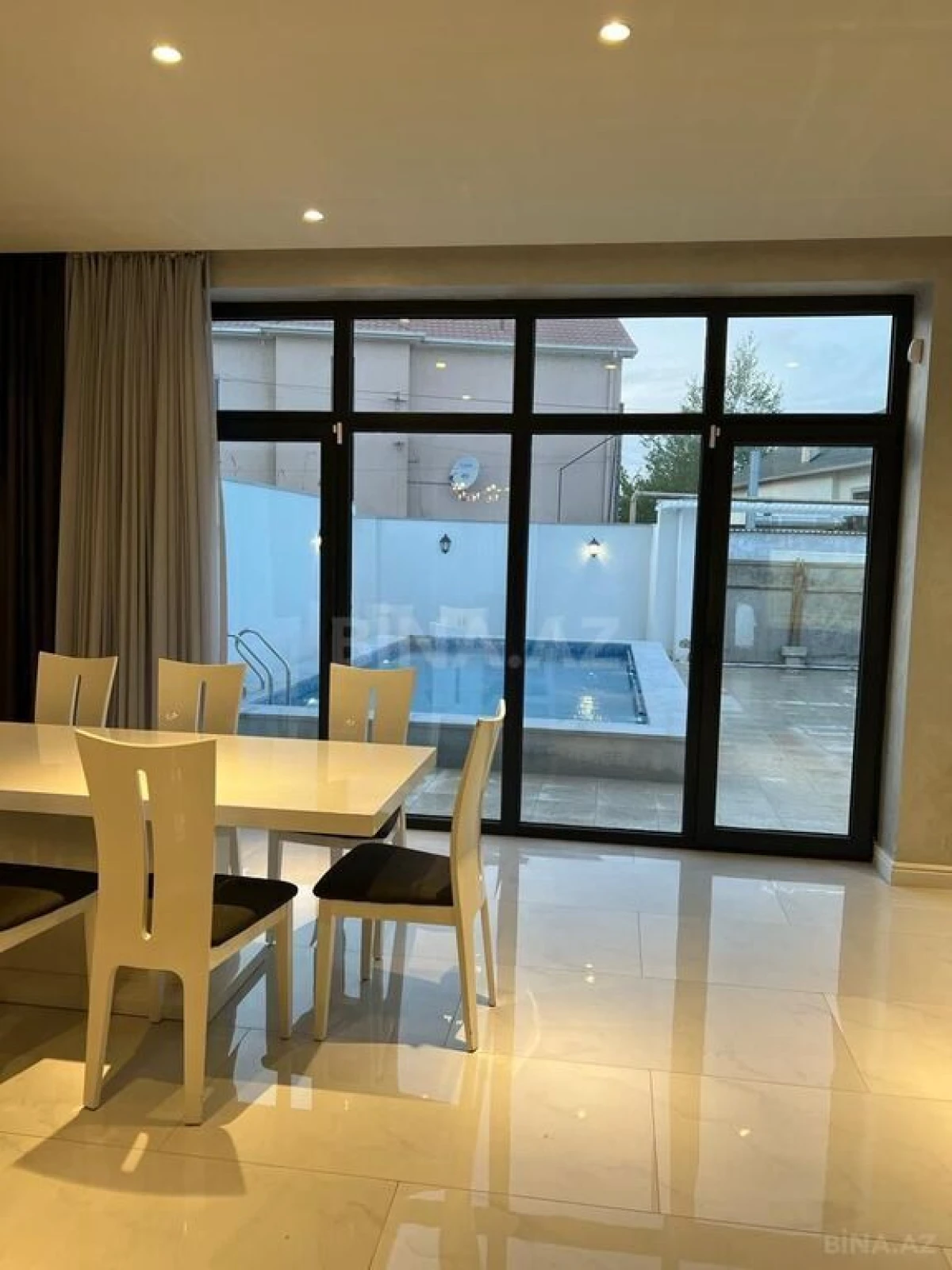 Kirayə verilir 5 otaqlı həyət evi 230 m²