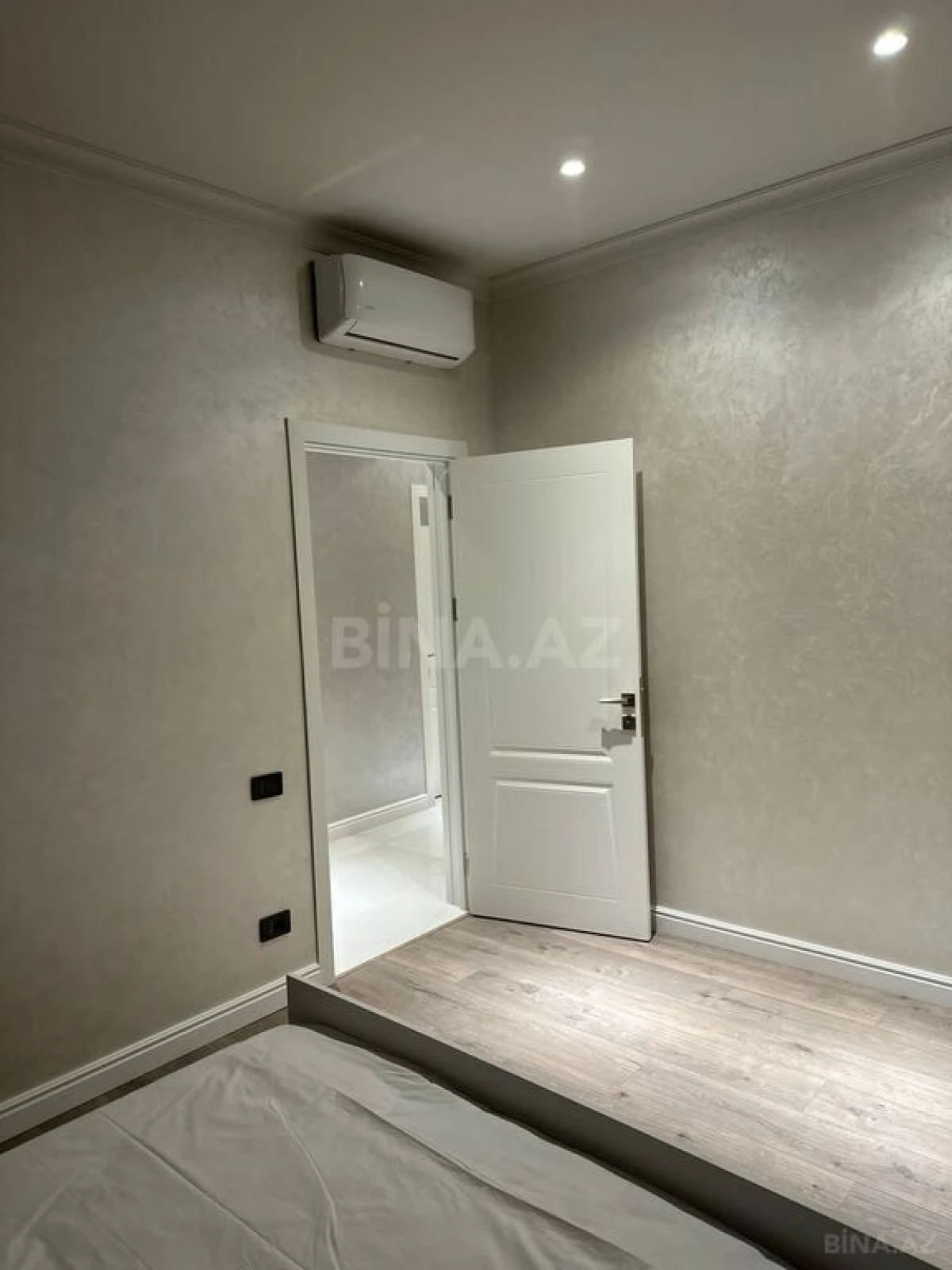 Kirayə verilir 5 otaqlı həyət evi 230 m²