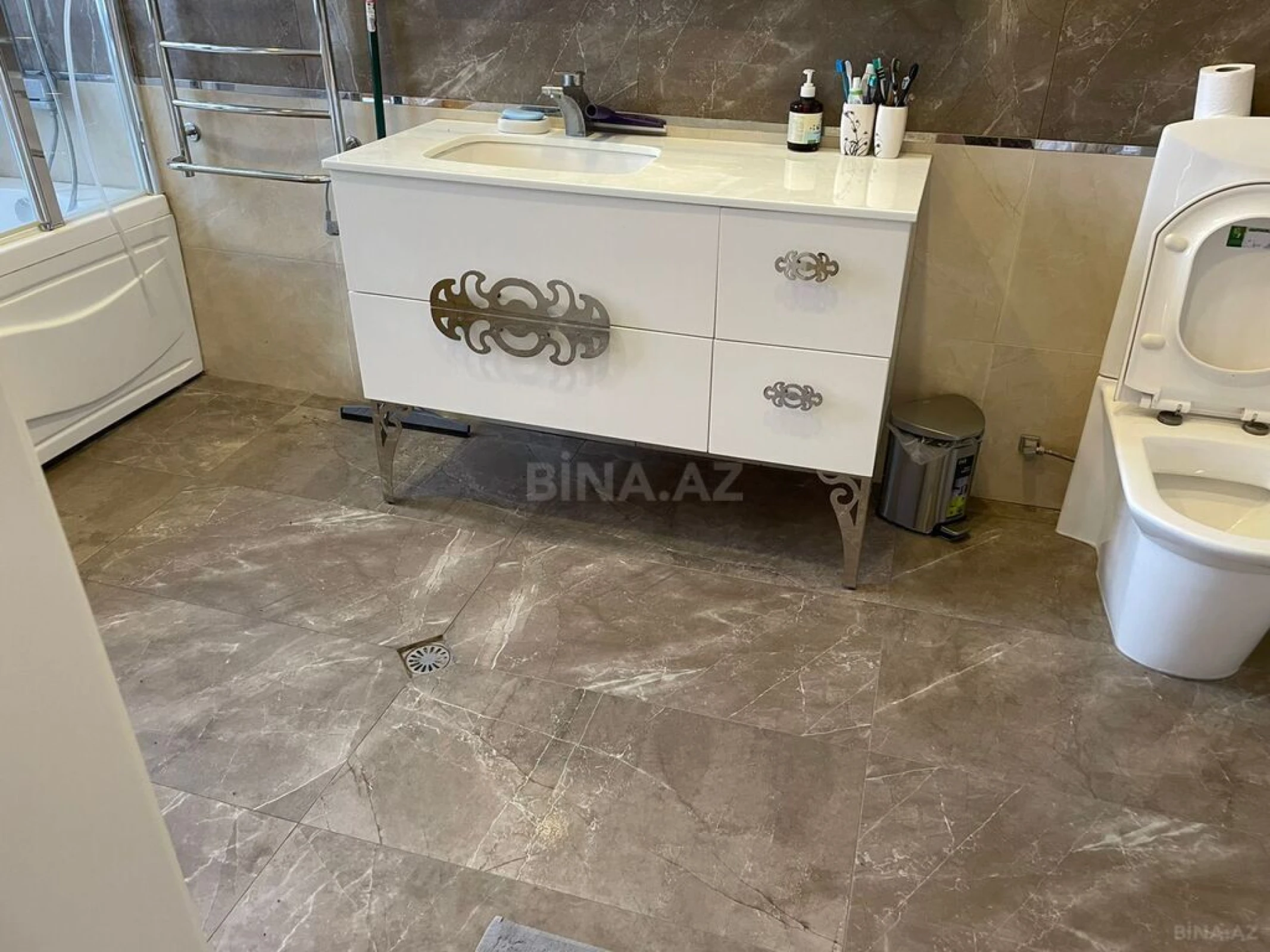 Kirayə verilir 5 otaqlı həyət evi 280 m²