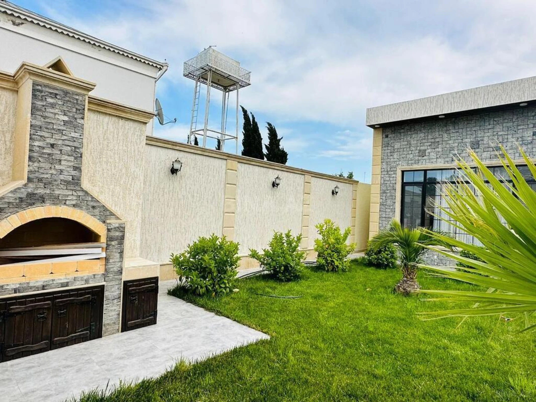 Kirayə verilir 4 otaqlı həyət evi 220 m²