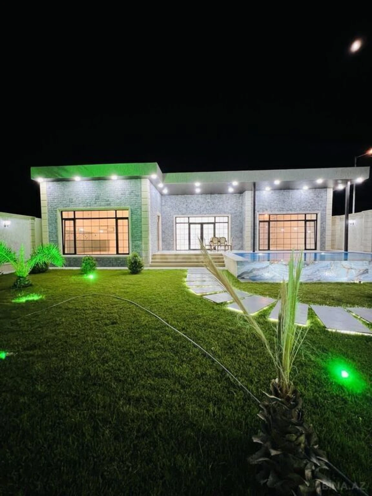 Kirayə verilir 4 otaqlı həyət evi 220 m²