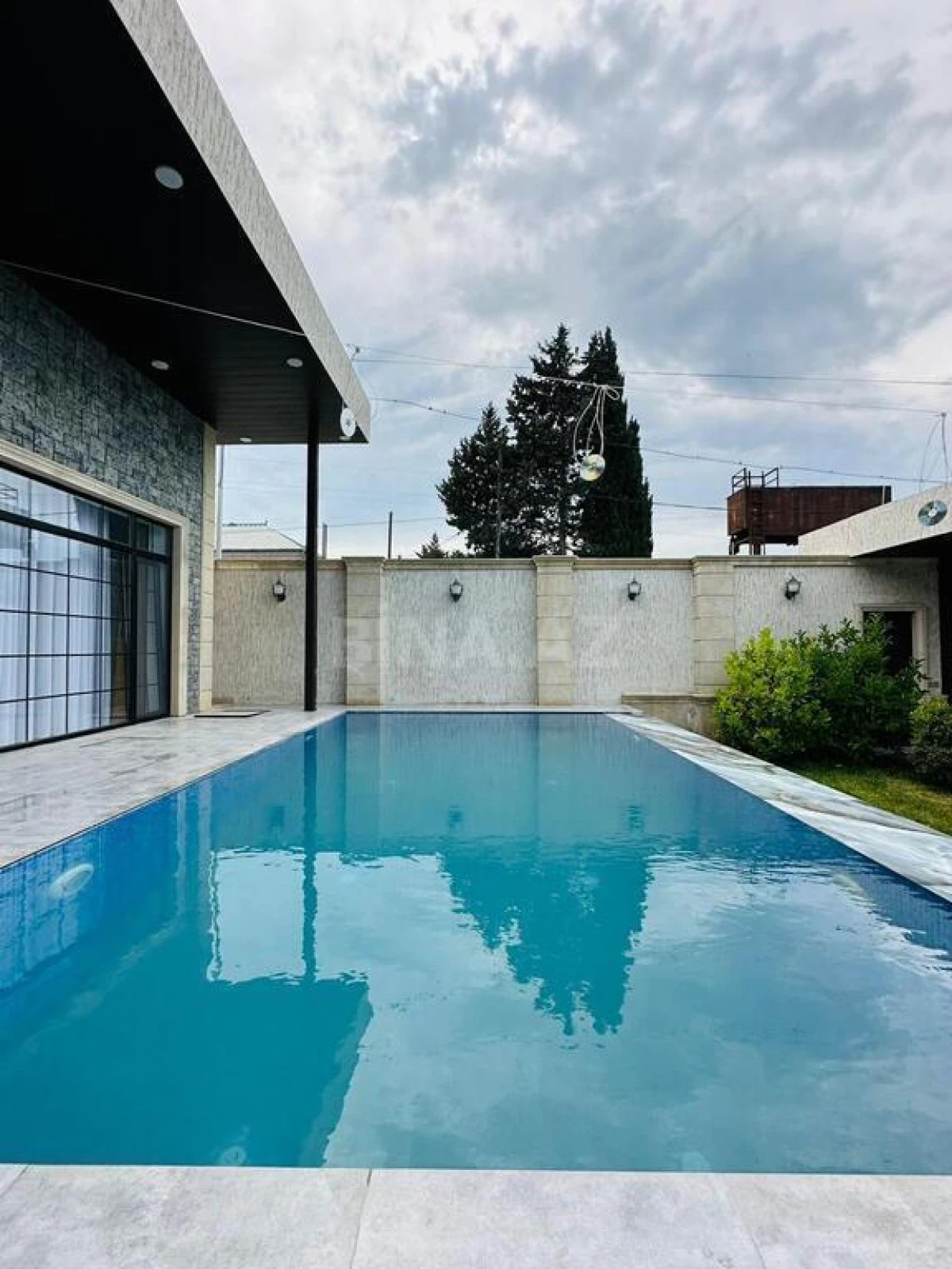 Kirayə verilir 4 otaqlı həyət evi 220 m²